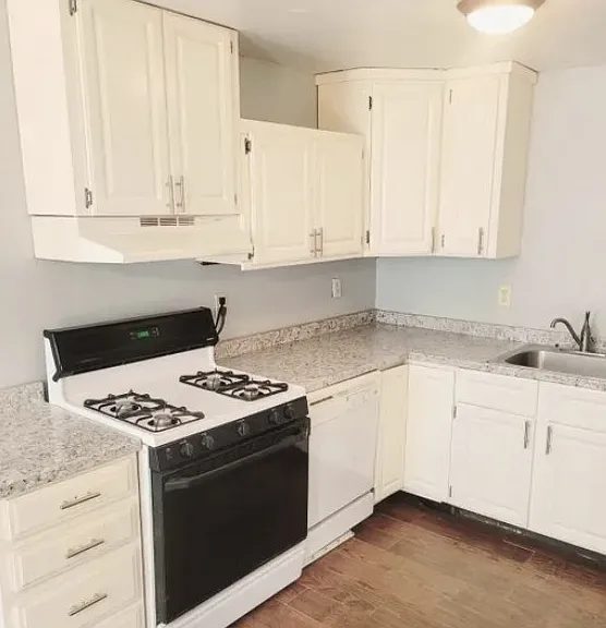 808 N Janeway Ave — Photo 2