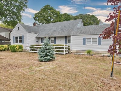 145 Cedar, Copiague, NY, 11726