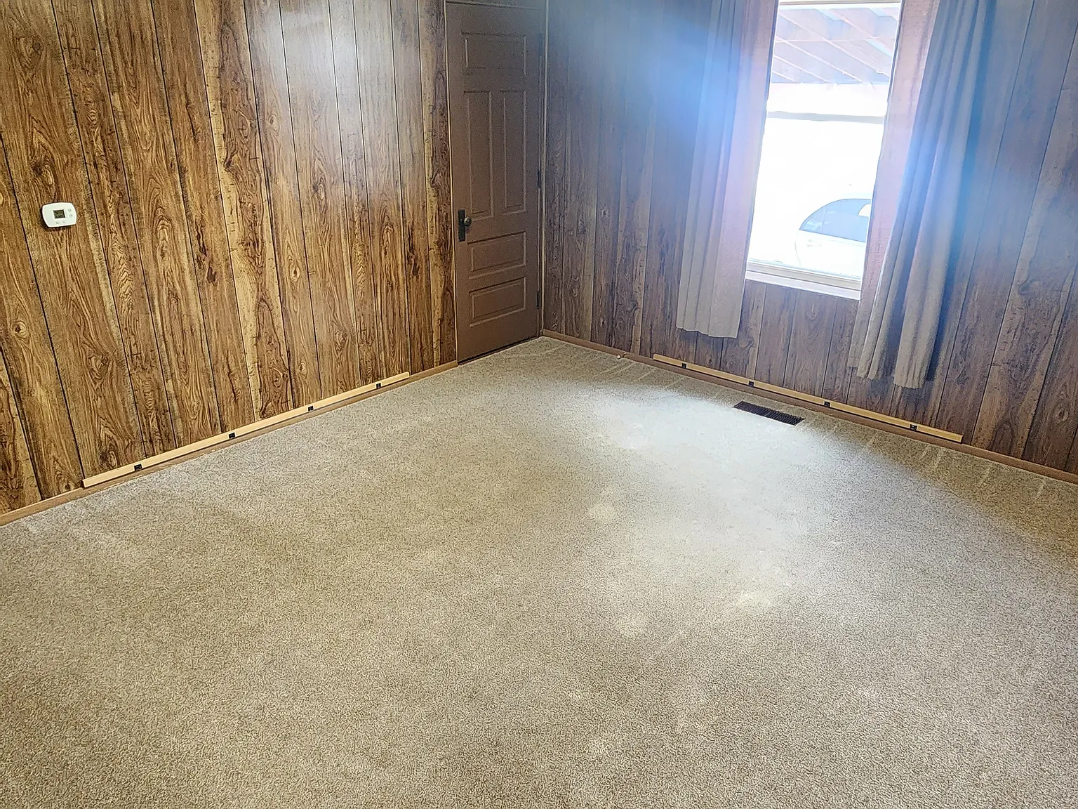 Charming 1-bed, 1-bath main-floor apartment — Photo 4