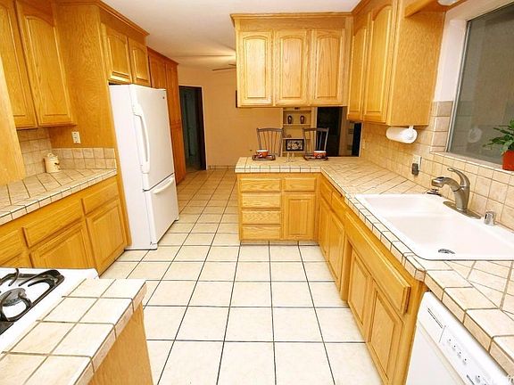 3rd image of 2777 Del Amo Dr
