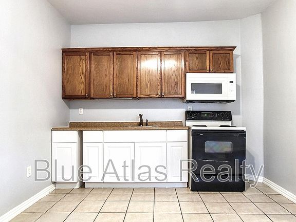 3rd image of 2937 S Adams St #1