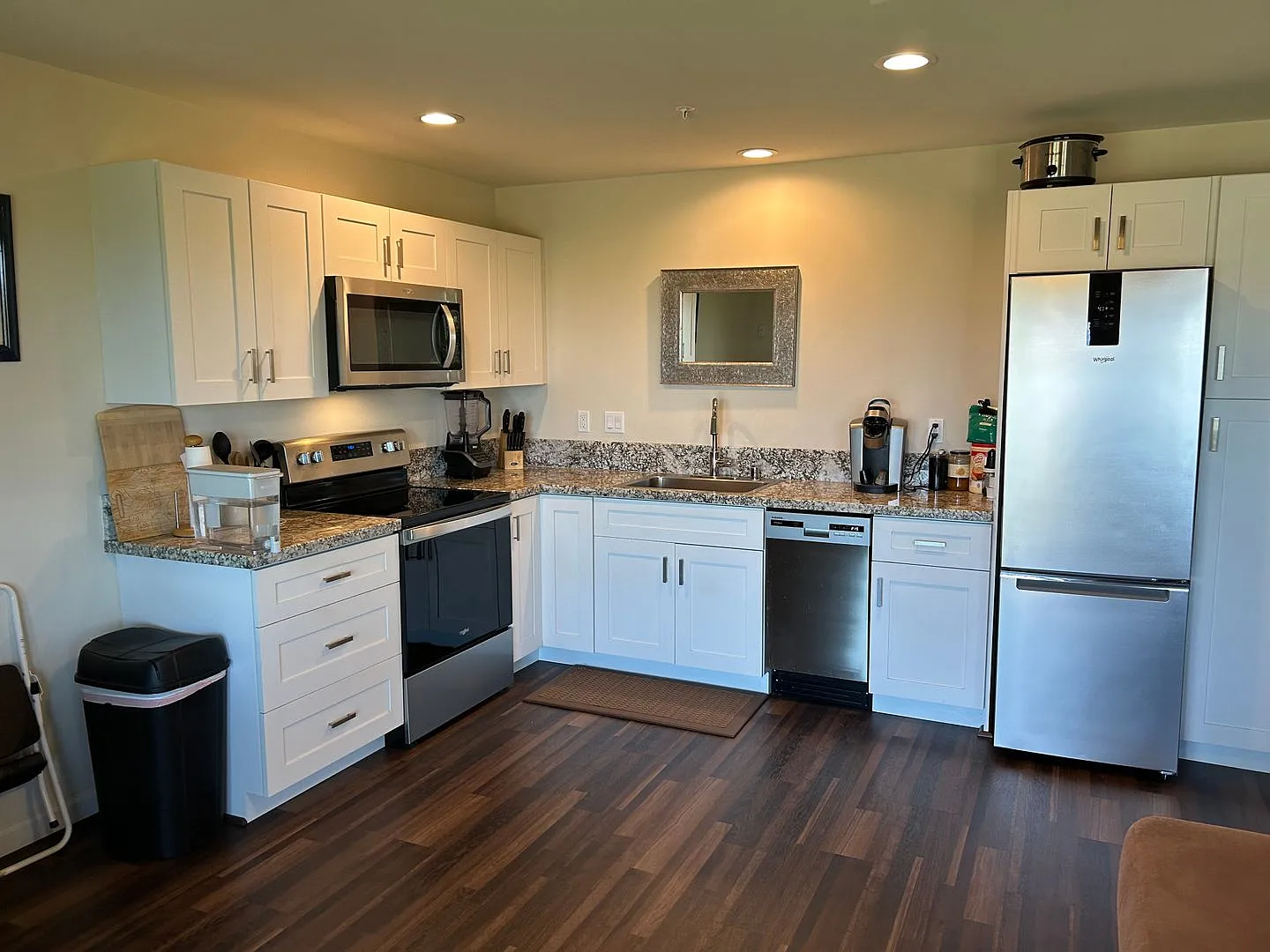 Pailolo Place Furnished One Bedroom — Photo 1