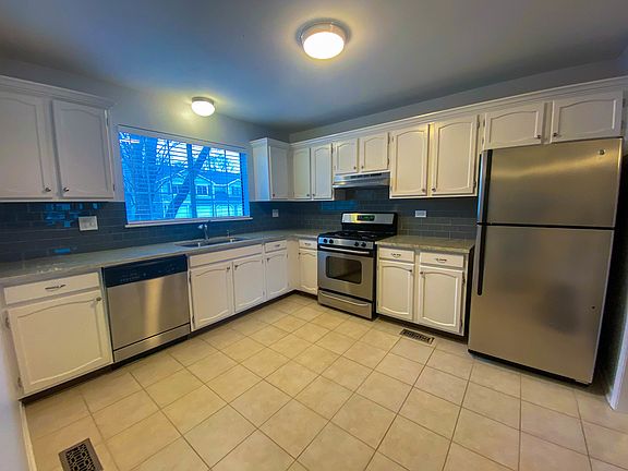 5th image of 417 Drake Cir #0