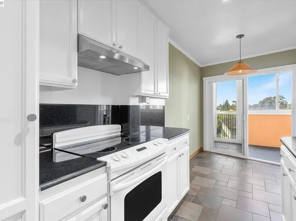 2137 Otis Dr APT 305, Alameda, CA 94501