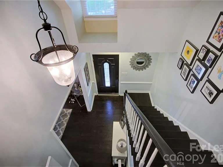 3806 Bridgewood Ln — Photo 4