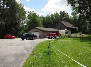 4888 Lakeview Dr, Suamico, WI 54173