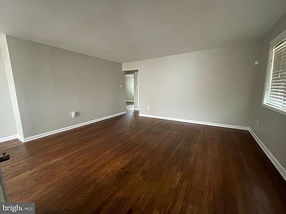 4th image of 7511 Kipling Pkwy