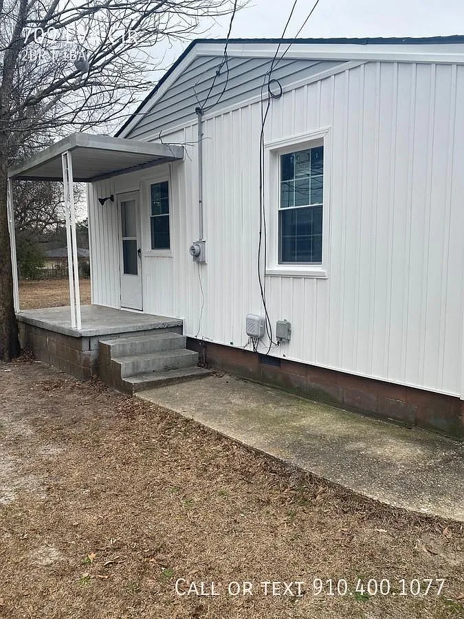 Building Photo - 709 Eva Cir