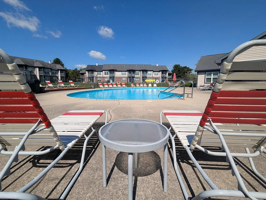 Spinnaker Cove Apartments — Photo 4