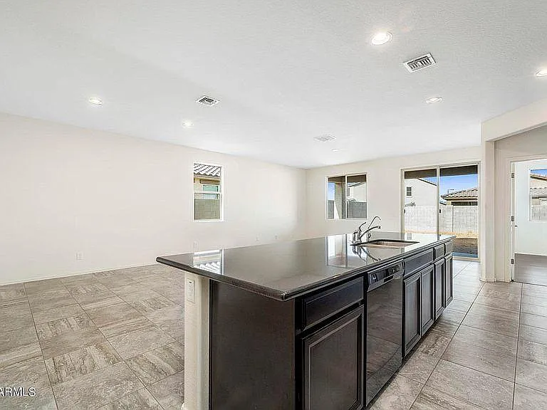 2146 W Tobias Way — Photo 4