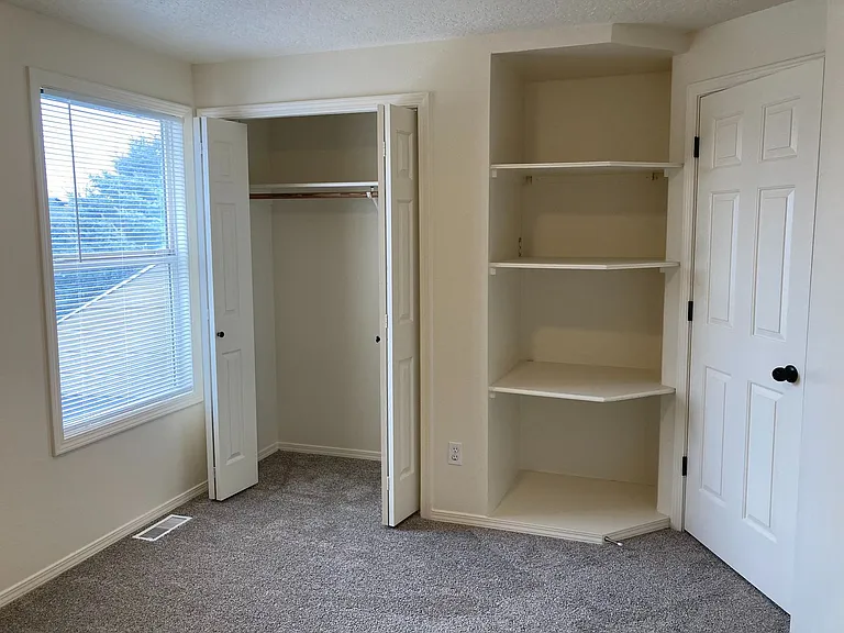 721 E Hawk St — Photo 25