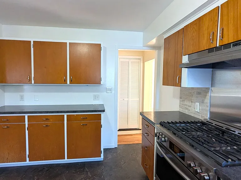755 Oakmere Pl — Photo 6