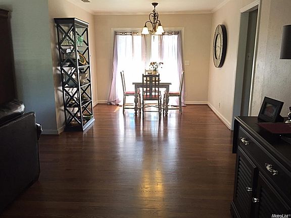 2nd image of 6605 N Vicksburg Pl