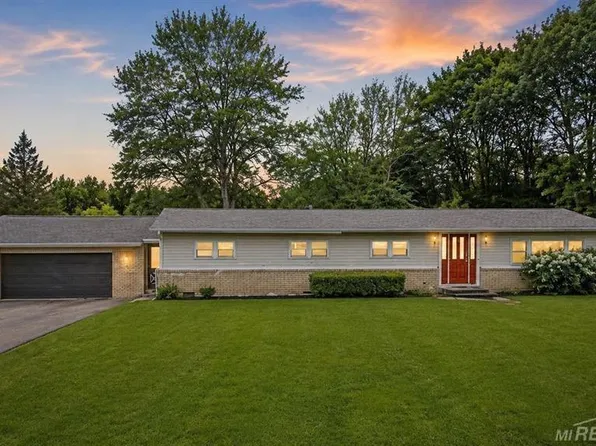 69455 Hicks Rd, Armada, MI 48005