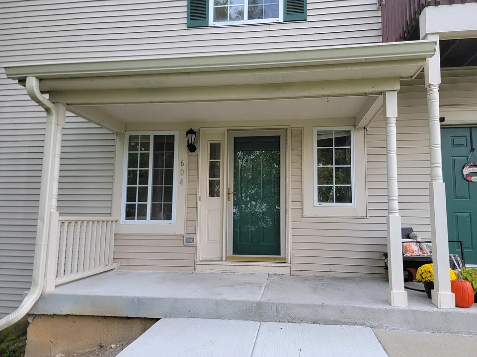 604 Fox Ridge Dr