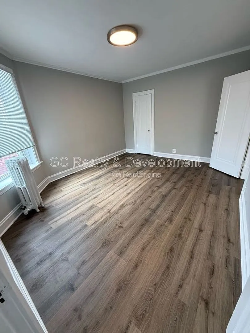 3 bed, 1.5 bath, 2000 sqft, $2,250 — Photo 4