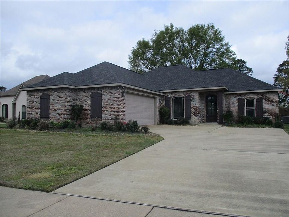 1st image of 115 Clubhouse Dr