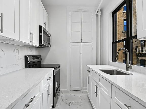 2nd image of 915 W End Ave APT 503