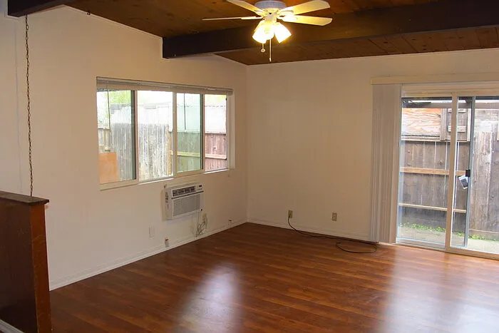 Building Photo - 993 Butte Dr #993