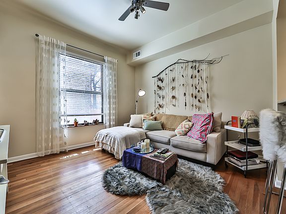 5th image of 938 N Hoyne Ave #2R