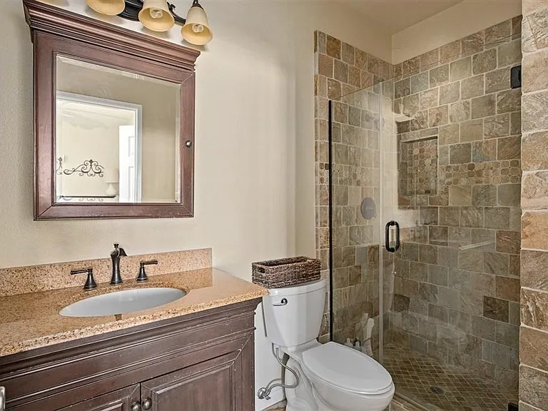 13818 Midland Rd — Photo 15