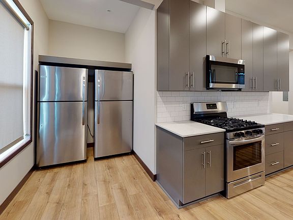 3rd image of 616 12th Ave SE Unit 5