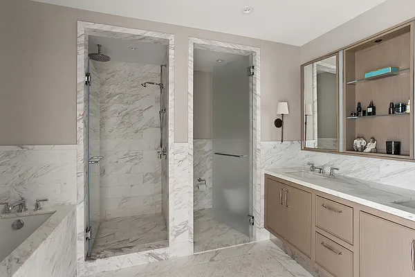 Bathroom, photo 1