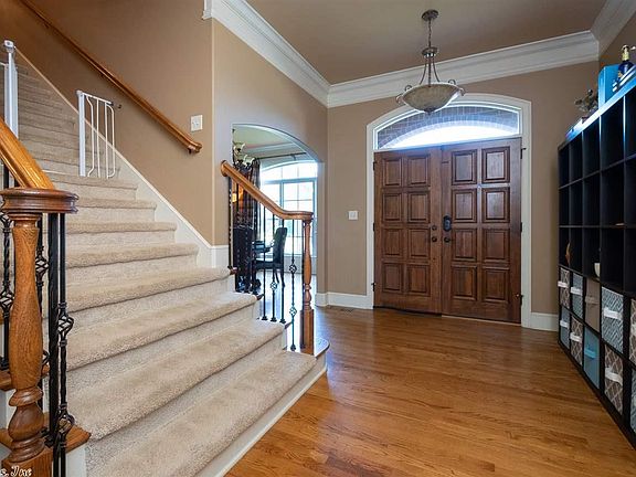 3rd image of 3106 Woodsgate Dr