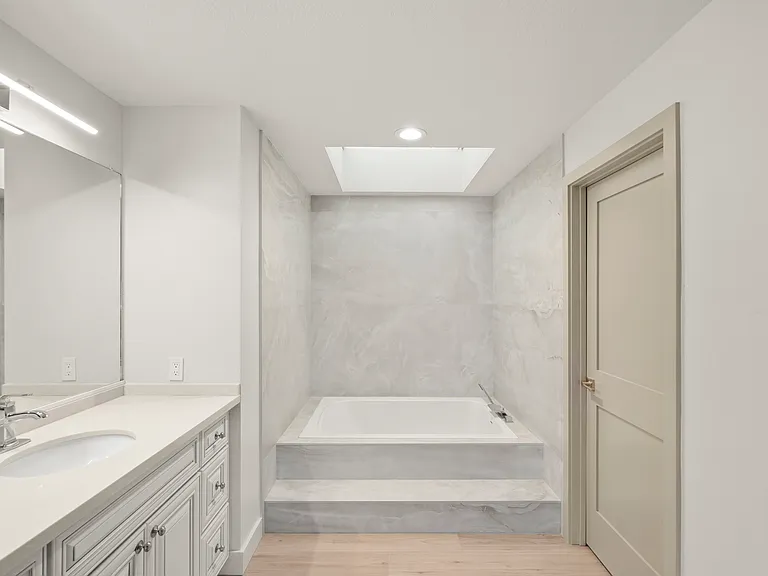 13822 SE 43rd St — Photo 13
