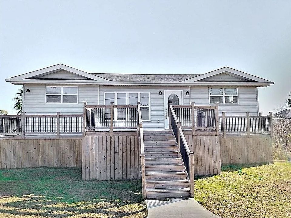 1st image of 243 Carr Dr