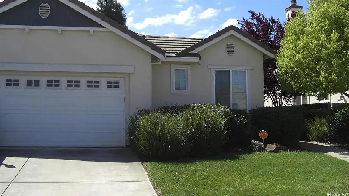 9612 Glacier Creek Way — Photo 1