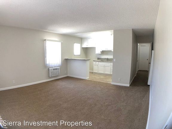 3rd image of 7341 Variel Ave #4