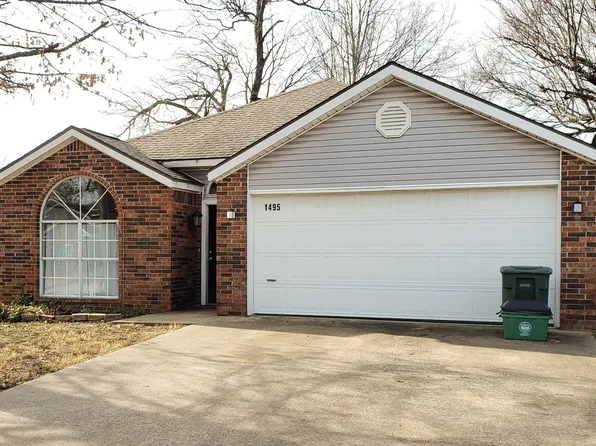 1495 N Greenleaf Dr, Fayetteville, AR 72704