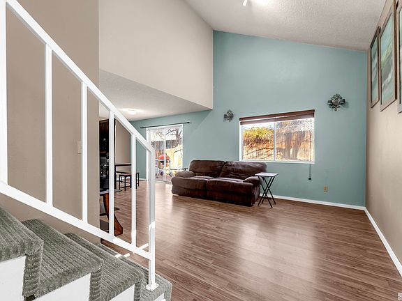 5th image of 3126 Myles Dr