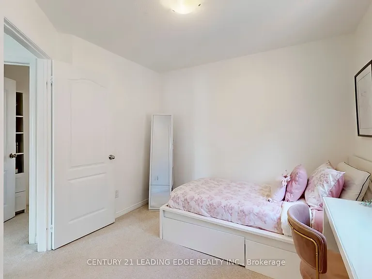 1574 Edgecroft Dr — Photo 28