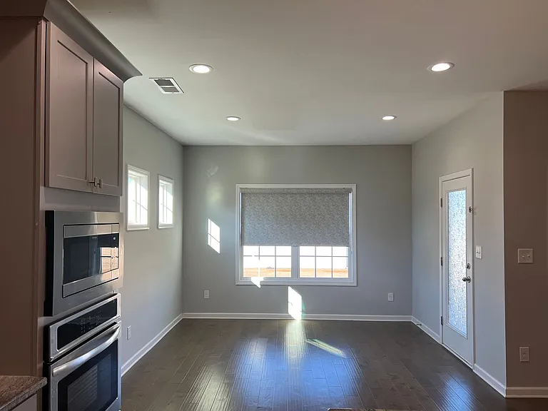 401 Tivoli Way — Photo 7