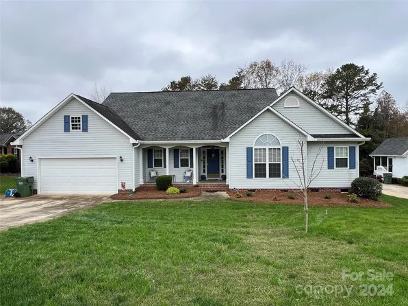 125 Silver Birch Ln, Mount Holly, NC 28120