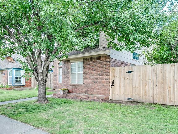 3rd image of 2138 Briarcliff Dr