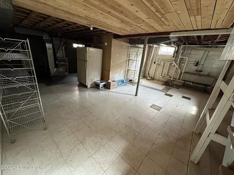 249 Norbourne Blvd — Photo 28