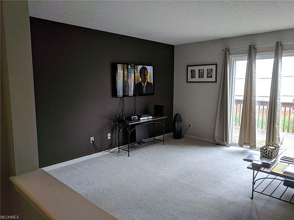 4th image of 55 Horseshoe Ct APT E