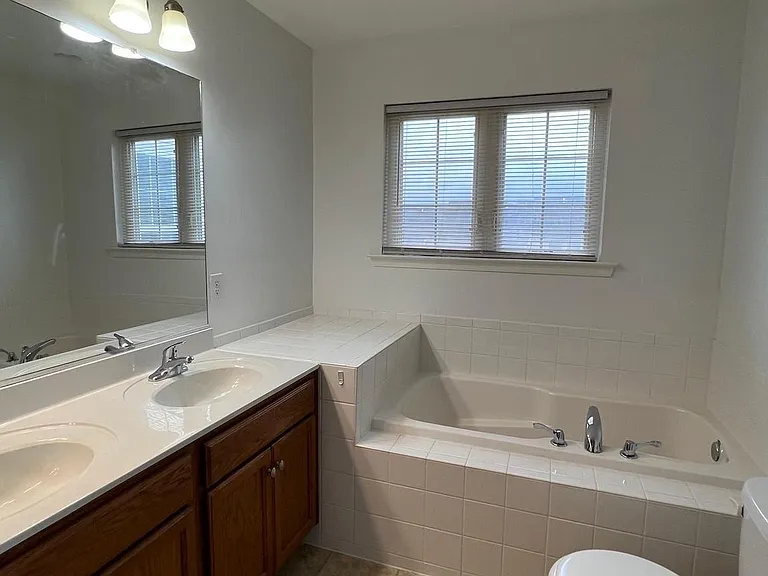 51 Ventura Way — Photo 22