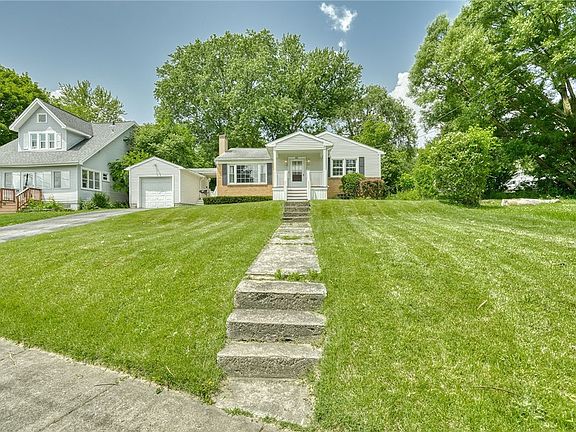 4th image of 83 Garden Dr