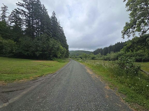 4th image of 53485 Bear Creek Rd