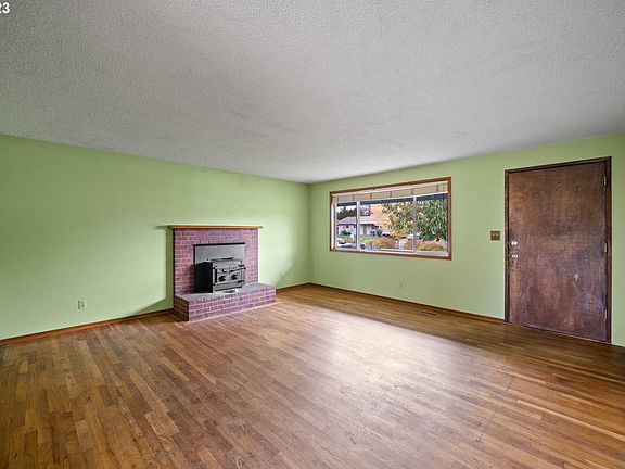 3rd image of 2800 NE 98th Ave