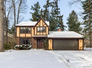 319 Bramblewood Ln, East Amherst, NY 14051