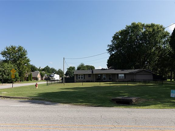 2nd image of 497 Rheas Mill Rd