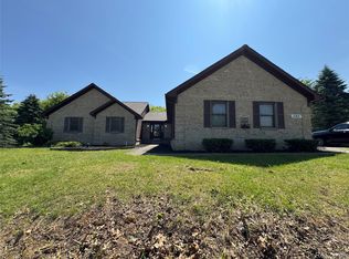 3163 Mystic Valley Dr, White Lake, MI 48383