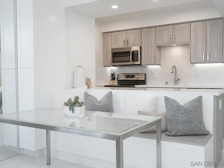 1770 Avenida Del Mundo #701 — Photo 2