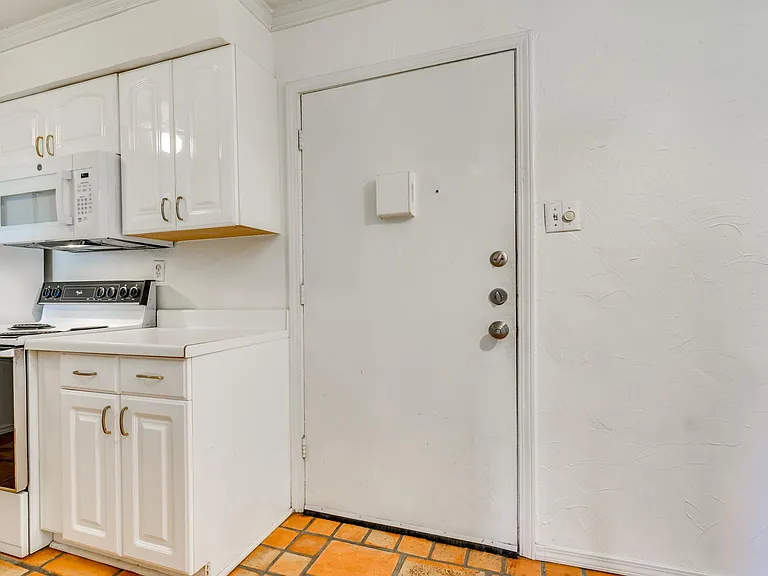 910 Duncan Ln #50 — Photo 4