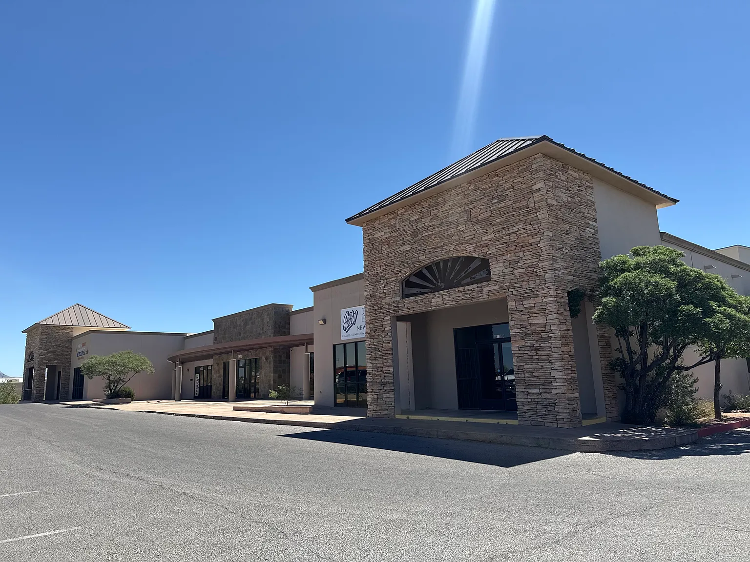 6 bed, 1509 sqft, $2,850 — Photo 2